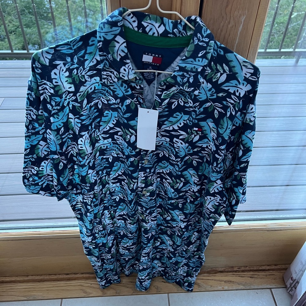 Men’s XL Tropical Tommy Hilfiger Shirt